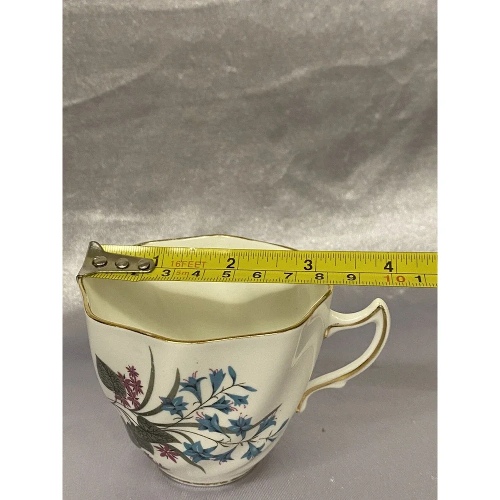 VNTG 1960's Crown Mark bone china floral Tea cup & saucer Set England PreOwned
